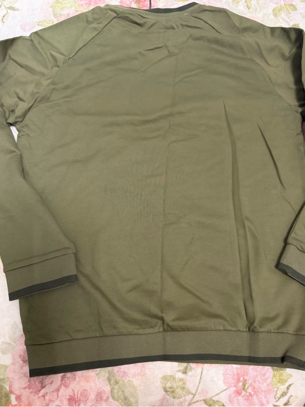 Hugo Boss NWT Crewneck with Terry Chenille appliqué - Picture 6 of 10